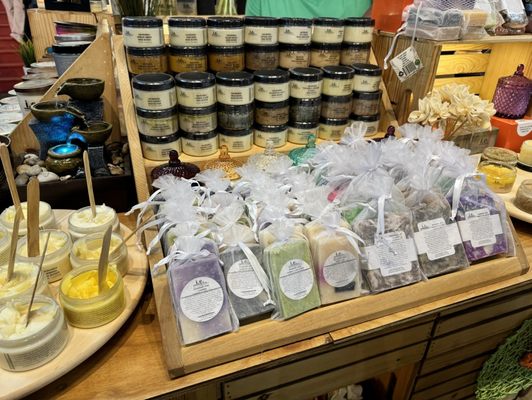 Artists & Fleas Market Chelsea by null