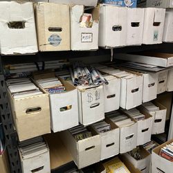Flying Monkey Toy Emporium - Thousands of comics $1.00 each