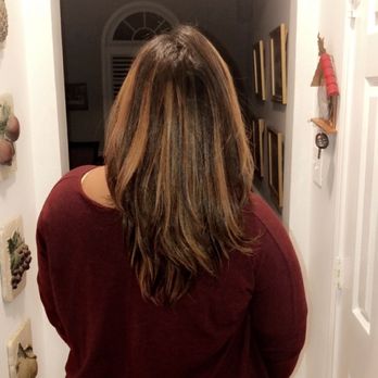 La Perla Dominican Salon - Dark brown hair dye with light brown highlights - Hair Salons Near Me - Houston, Texas La Perla Dominican Salon - Dark brown hair dye with light brown highlights - Hair Salons Near Me - Houston, Texas