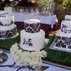 Jeseca Creations - Dasmask design wedding cake