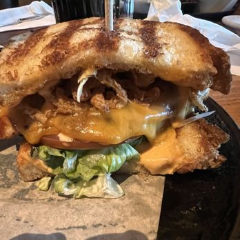 Bandits' Grill & Bar - BBQ chicken sandwich - Barbeque Near Me - Thousand Oaks, California