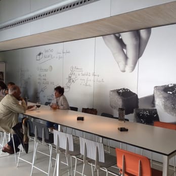 San Telmo Museoa - Shared tables in the restaurant make for easy seating. - Museums Near Me - Donostia-San Sebastian, SS
