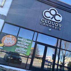 Cloud 9 cannabis - Entrance
