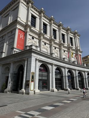 Teatro Real by null