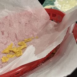 Las Colinas Mexican Grill - No chips after ordering cheese dip, the cheese dip had no jalapeños even though we asked.