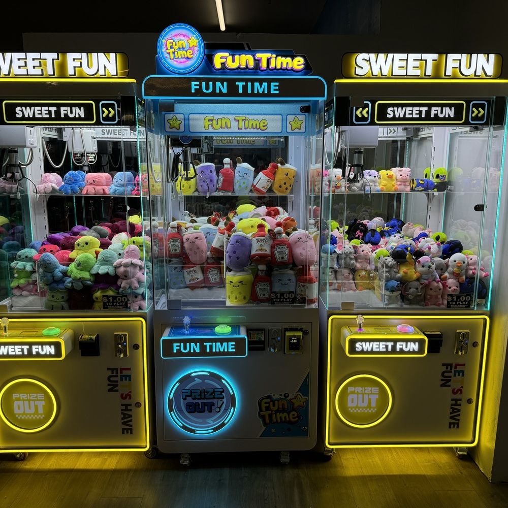 Wow super nice prize machines.