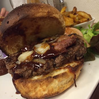 PG's Bar a Manger - Bacon and cheese burger. - Salad Near Me - Paris, 75