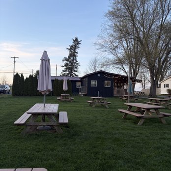 Spotted Duck - The seating - Ice Cream & Frozen Yogurt Near Me - Penn Yan, New York