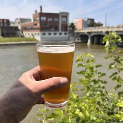The Michigan Wine and Beer Portal - Cerveza with a view.