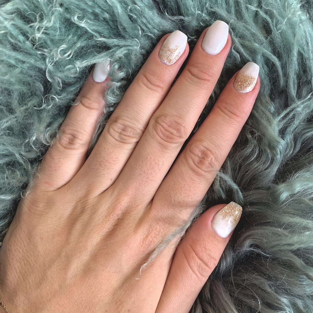 Nailspree NY - Gel powder nails - Nail Salons Near Me - Brooklyn, New York