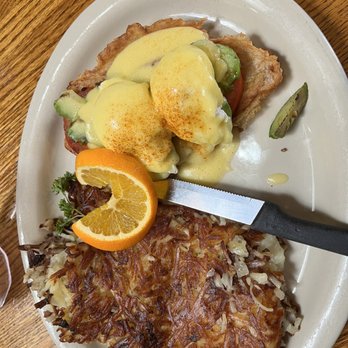 Old Monterey Cafe - California eggs Benedict - Breakfast & Brunch Near Me - Monterey, California