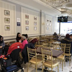 Jerusalem Fresh Bagels - Warm inviting dining area