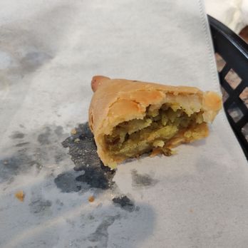 Curry Pizza - Samosa - Indian Near Me - Lehi, Utah