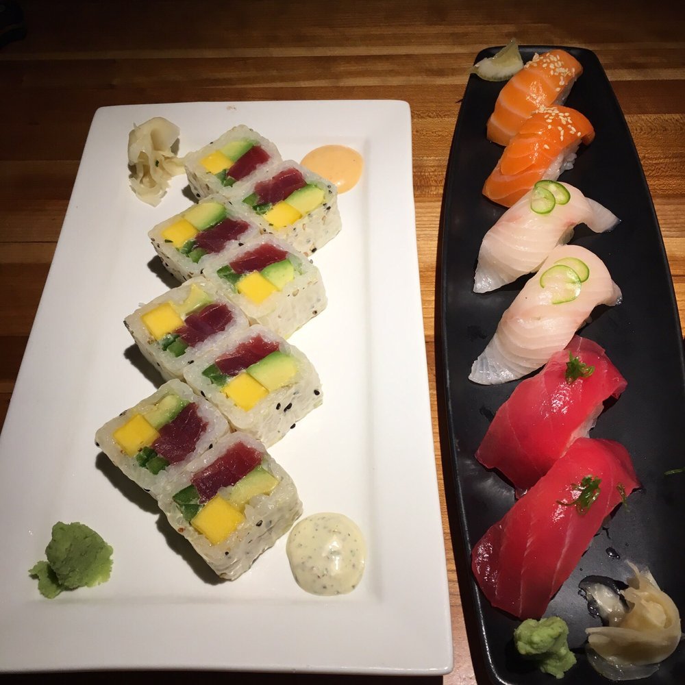 Houston's Restaurant - Tuna Mango Roll and Nigiri Combo Plate - New American Near Me - Irvine, California