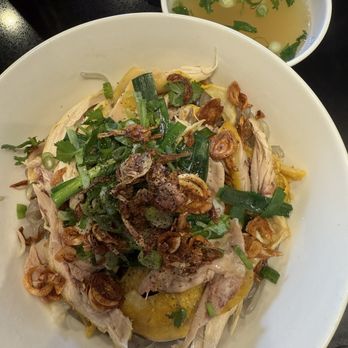 Binh Duong Quan - Miến gà trộn khô - Vietnamese Near Me - Westminster, California Binh Duong Quan - Miến gà trộn khô - Vietnamese Near Me - Westminster, California