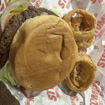 Stomp's Burger Joint 2 - Impossible Burger w/ Onion Rings!!!!!! Yummy! - Burgers Near Me - Pearland, Texas