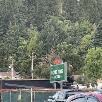 Lone Pine Motel - Hotels Near Me - Garberville, California