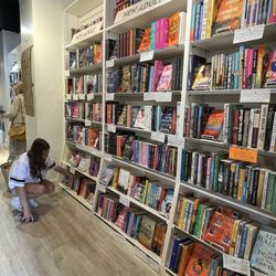 Auburn Oil Co. Booksellers - Book shopping...