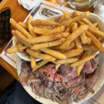 Brennan & Carr - Beef Plate - American Near Me - Brooklyn, New York