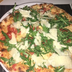 Julian - Pizza rucola e pomodorini