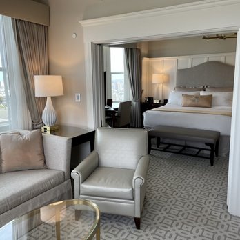 Hotel Drisco Pacific Heights - Living room & main bedroom- bath not shown - Hotels Near Me - San Francisco, California