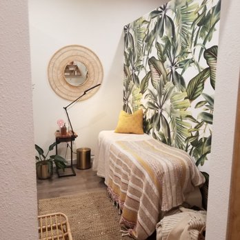 Lashed Babes LA - Treatment rooms are inviting clean and fresh - Eyelash Service Near Me - Woodland Hills, California