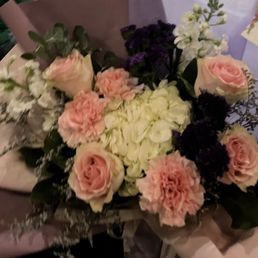 Bouquet #3 - peach and white colors were stunning! Bouquet #3 - peach and white colors were stunning!