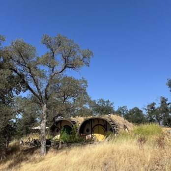 Burrowdale Inn - Hobbit houses - Bed & Breakfast Near Me - Bella Vista, California Burrowdale Inn - Hobbit houses - Bed & Breakfast Near Me - Bella Vista, California