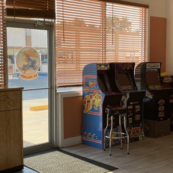 La Palapa - Entertainment! Keep the kiddos busy. - Ice Cream & Frozen Yogurt Near Me - Indianapolis, Indiana