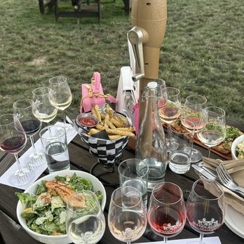 Saddlehill Winery & Farmhouse Kitchen - Wine Tasting Room Near Me - Voorhees Township, New Jersey