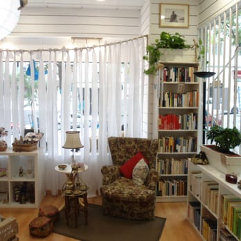 Piel de Mariposa - Zona de lectura - Thrift Stores Near Me - Madrid, M Piel de Mariposa - Zona de lectura - Thrift Stores Near Me - Madrid, M