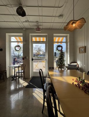 The Yellow Table Café by null