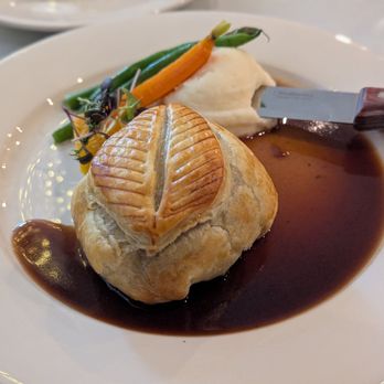 CF Food Kitchen - Beef Wellington - New American Near Me - Granada Hills, California CF Food Kitchen - Beef Wellington - New American Near Me - Granada Hills, California