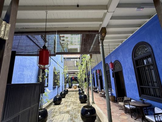 Cheong Fatt Tze, The Blue Mansion by null