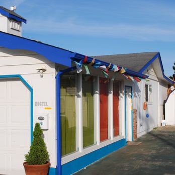 Newport Lost Buoy Hostel - Welcome to our hostel! (Driveway and entry door) - Hostels Near Me - Newport, Oregon Newport Lost Buoy Hostel - Welcome to our hostel! (Driveway and entry door) - Hostels Near Me - Newport, Oregon