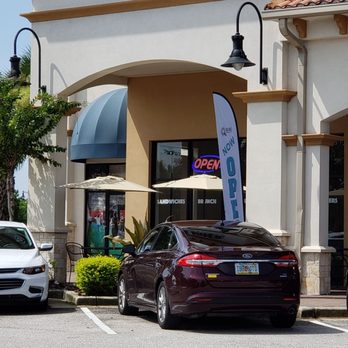 @ The Diner - Outside of dinner in large shopping plaza - Breakfast & Brunch Near Me - Orlando, Florida @ The Diner - Outside of dinner in large shopping plaza - Breakfast & Brunch Near Me - Orlando, Florida