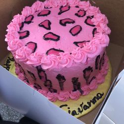 Neat and Sweet Cakes - strawberry cake with cream cheese icing