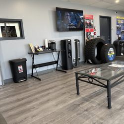 Fairmount Tire & Rubber - Stanton - Waiting room