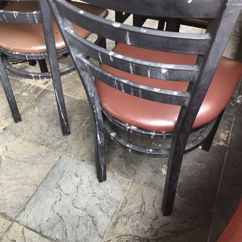 Pizza City - Dirty chairs with bird feces. - Pizza Near Me - Carolina, Puerto Rico