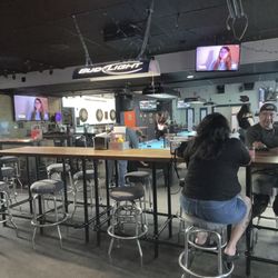 Round 2 Sports Tavern - Round 2 sports bar