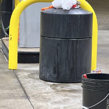 Love's Travel Stop - Over flowing trash all dumpsters - Convenience Stores Near Me - Hope Hull, Alabama