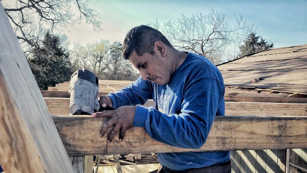 Slide of Salvador Roofing Services