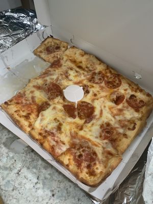Continental Pizza by null