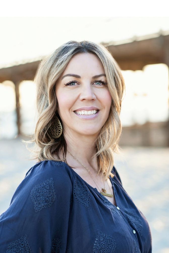 ALLISON EASLEY RE/MAX GOLD COAST 1151 S Victoria Ave, Oxnard, California Real Estate