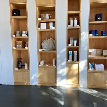 Blue Bottle Coffee - B Street - Merch shelf - Coffee & Tea Near Me - San Mateo, California