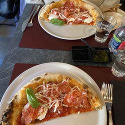Quarto d'Ora Italiano - One of their specialty pizza, can't remember the name but it has super thinly sliced red chilies strips Delicious not spicy at all