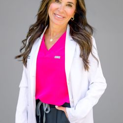 Dermatique-laser-and-skin-medical-team-geneva-il.jpg