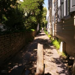 Stoll's Alley - A beautiful stroll ;)
