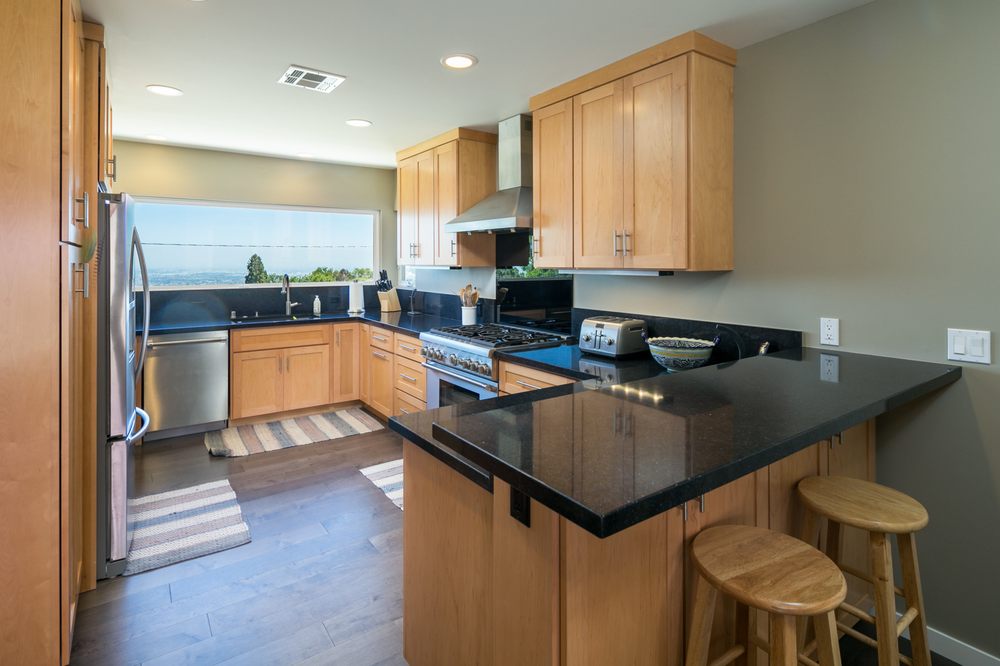 Slide of Vazana Construction