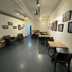 Café la Mosaïque - Spacious back room.
